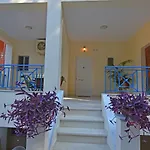 Delfini Aparthotel Agios Georgios Pagon