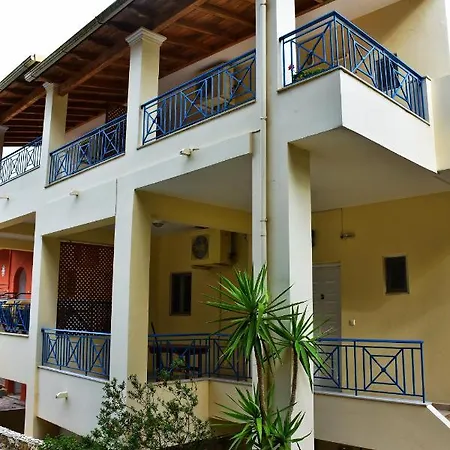 Apart-hotel Delfini 4*