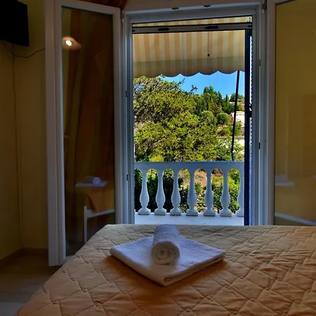 Delfini 4* Agios Georgios Pagon