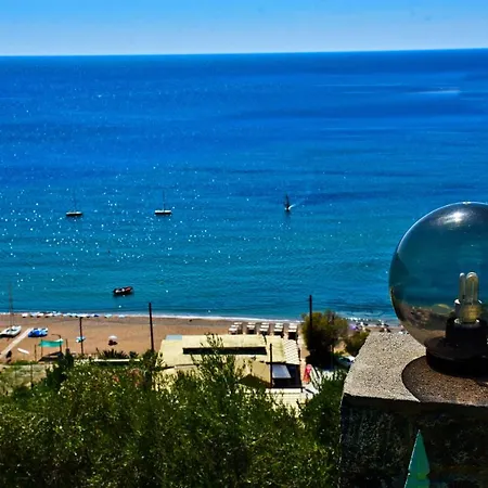 Aparthotel Delfini Agios Georgios Pagon