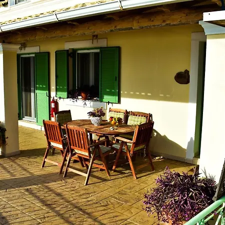 Delfini Aparthotel Agios Georgios Pagon