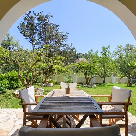 Delfini Agios Georgios Pagon