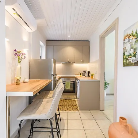 Delfini 4* Agios Georgios Pagon