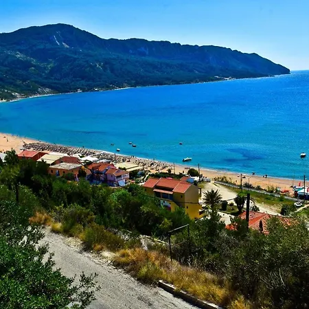 Delfini Apartahotel 4*