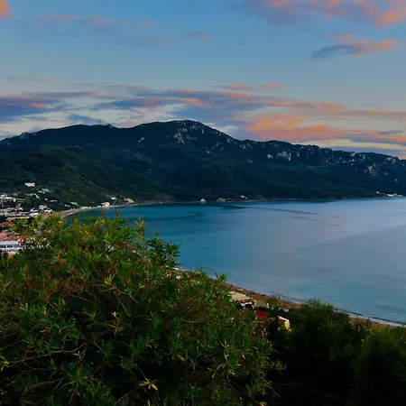 Delfini Agios Georgios Pagon