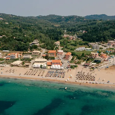 Delfini Apartahotel 4*