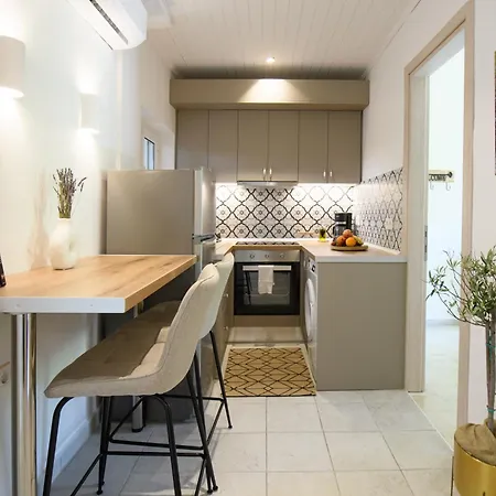 Delfini Apartmanhotel 4*